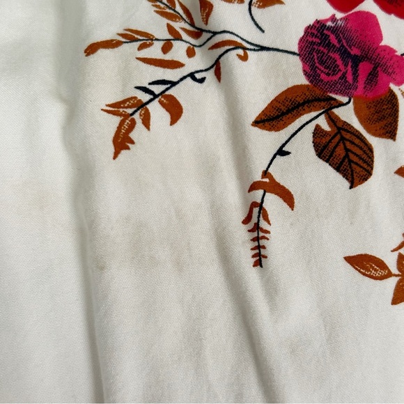 Lovely Floral Sundress White with Red Roses Cutout Neckline Tie Back Flowers Zip - Picture 13 of 13